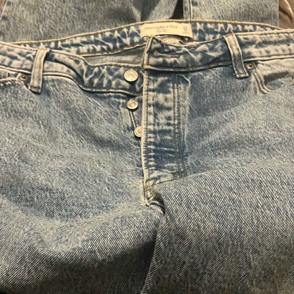 Light wash jeans